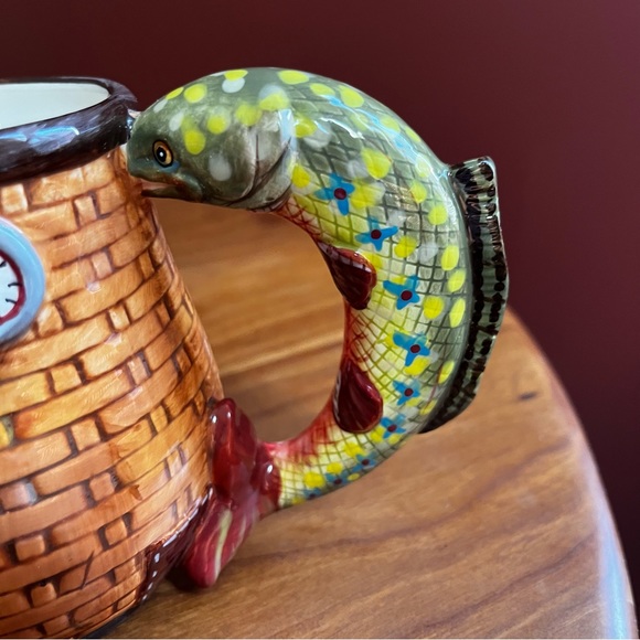 Burton & Burton The Big Catch Mug Trout Handle Fisherman’s Basket - Picture 3 of 7